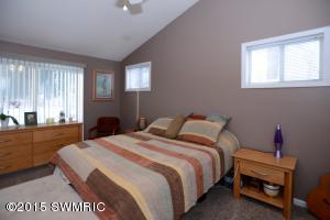 657 W Bridge St, Plainwell, MI 49080 photo 11
