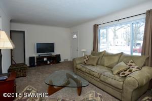 657 W Bridge St, Plainwell, MI 49080 photo 4