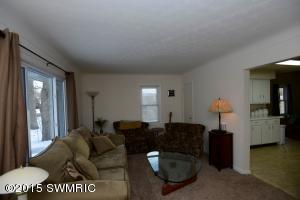 657 W Bridge St, Plainwell, MI 49080 photo 2