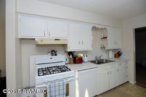 657 W Bridge St, Plainwell, MI 49080 photo 7