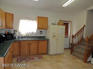 309 E Wayne St, Dowagiac, MI 49047 photo 3