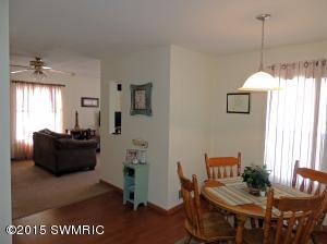 309 E Wayne St, Dowagiac, MI 49047 photo 2