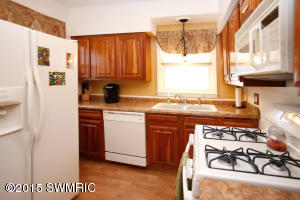 2132 E G Ave, Parchment, MI 49004 photo 7