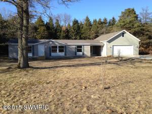 5063 W Jack Pine Dr, Grant, MI 49327 photo 1