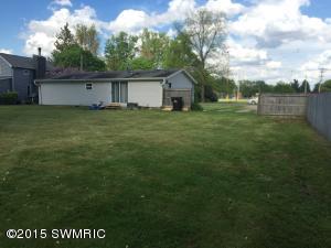 320 First St, Sunfield, MI 48890 photo 2