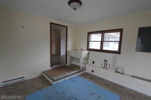 111 Morrison St, Bangor, MI 49013 photo 4