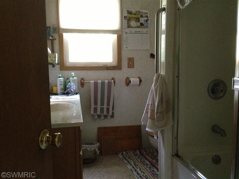 120 E Monroe St, Bangor, MI 49013 photo 15