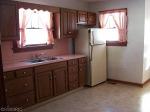 121 E Day St, Stanton, MI 48888 photo 3