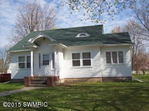 121 E Day St, Stanton, MI 48888 photo 1
