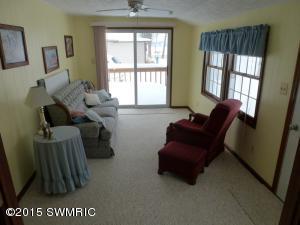 17548 Williams St, Ferrysburg, MI 49409 photo 4