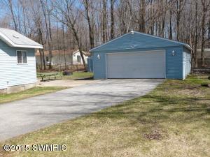 17548 Williams St, Ferrysburg, MI 49409 photo 2