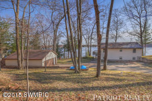 697 W Lincoln Ave, White Cloud, MI 49349 photo 2