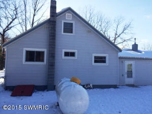 564 Silver Ave, White Cloud, MI 49349 photo 2