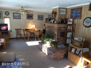 564 Silver Ave, White Cloud, MI 49349 photo 7