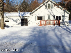 564 Silver Ave, White Cloud, MI 49349 photo 1