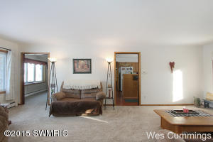 934 S Broas St, Belding, MI 48809 photo 5