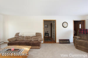 934 S Broas St, Belding, MI 48809 photo 6