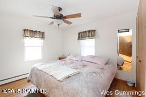 934 S Broas St, Belding, MI 48809 photo 18