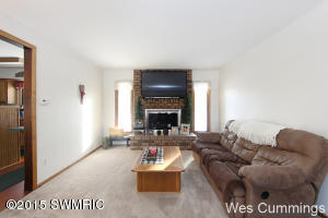 934 S Broas St, Belding, MI 48809 photo 7