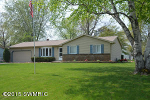 56888 Bow Dr, Three Rivers, MI 49093 photo 1