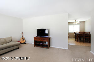 237 Roberta Jayne, Lowell, MI 49331 photo 6