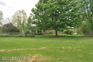 300 4th St, Plainwell, MI 49080 photo 23