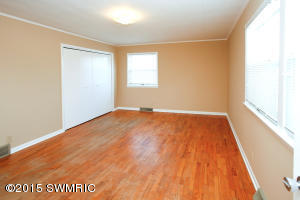 300 4th St, Plainwell, MI 49080 photo 9