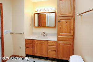 300 4th St, Plainwell, MI 49080 photo 14