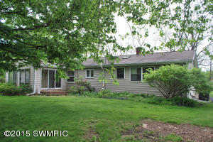 300 4th St, Plainwell, MI 49080 photo 25