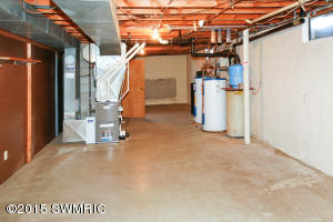 300 4th St, Plainwell, MI 49080 photo 19