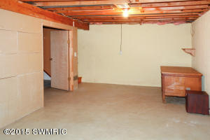 300 4th St, Plainwell, MI 49080 photo 18