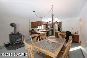 422 6th St, Plainwell, MI 49080 photo 12