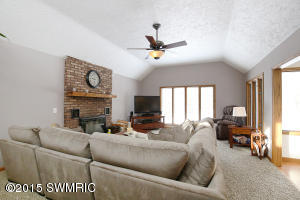 422 6th St, Plainwell, MI 49080 photo 6