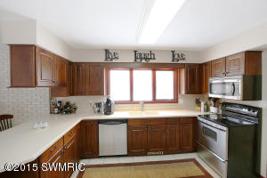 422 6th St, Plainwell, MI 49080 photo 9