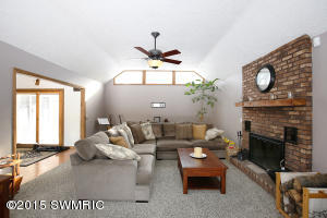 422 6th St, Plainwell, MI 49080 photo 3