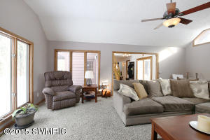 422 6th St, Plainwell, MI 49080 photo 4