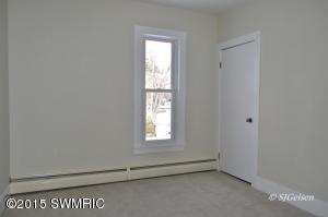 404 W High St, Belding, MI 48809 photo 8