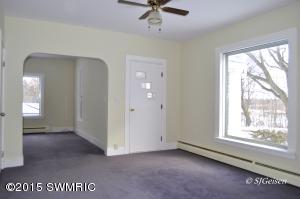 404 W High St, Belding, MI 48809 photo 4