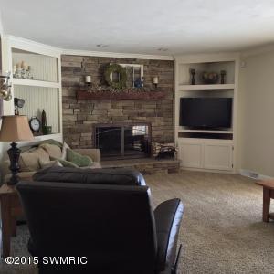 706 Allison Dr, Marshall, MI 49068 photo 2