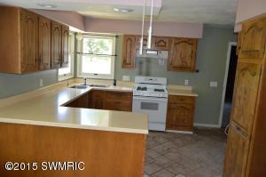 14660 E Ridgeview Dr, Three Rivers, MI 49093 photo 2
