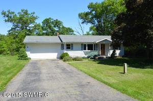 14660 E Ridgeview Dr, Three Rivers, MI 49093 photo 1