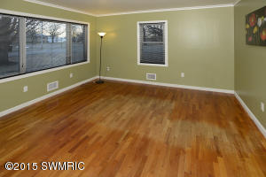 332 8th St, Plainwell, MI 49080 photo 7