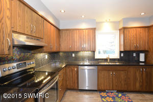 332 8th St, Plainwell, MI 49080 photo 9