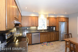 332 8th St, Plainwell, MI 49080 photo 8