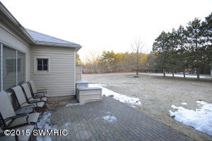 332 8th St, Plainwell, MI 49080 photo 5