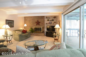 258 Golfview Dr, Plainwell, MI 49080 photo 6