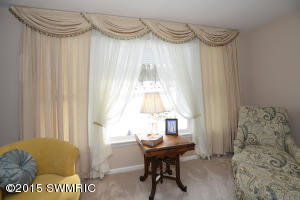 258 Golfview Dr, Plainwell, MI 49080 photo 9