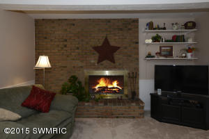 258 Golfview Dr, Plainwell, MI 49080 photo 11