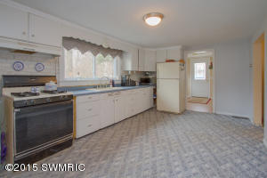 308 Morrell St, Plainwell, MI 49080 photo 5