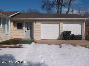 701 E Smith St, Buchanan, MI 49107 photo 5